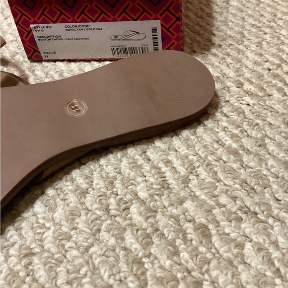 Tory Burch Benton Thong Calf Leather Royal Tan/Gold - Picture 6 of 8